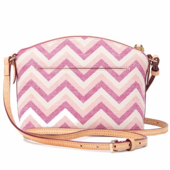 RARE & SOLD OUT! Dooney & Bourke Pink Chevron Suki Crossbody - Picture 4 of 13